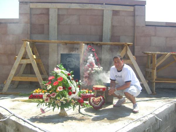 Armen at Aram Assadrians gravesite in Armenia.jpg